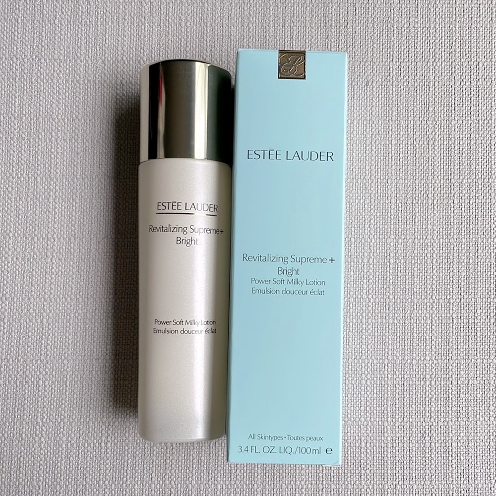 Estée Lauder Revitalizing Supreme+ Bright Moisturizer Power Soft Milky lotion